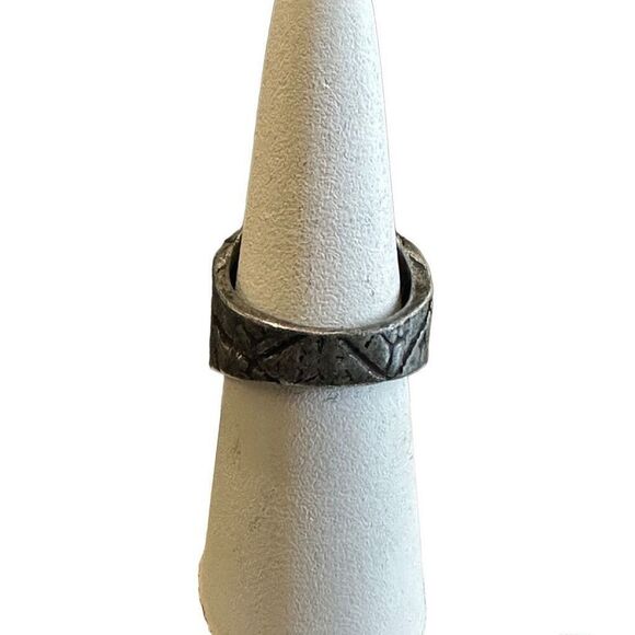 Brand New!! Size 8 1/2 Chunky cracked stone ring - Picture 3 of 4